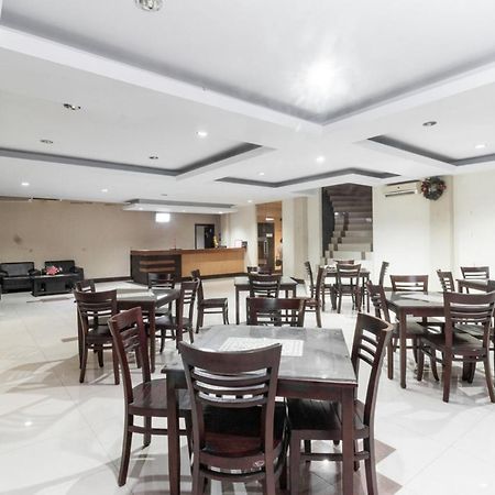 Reddoorz Near Bahu Mall Manado Malalayang Exteriör bild