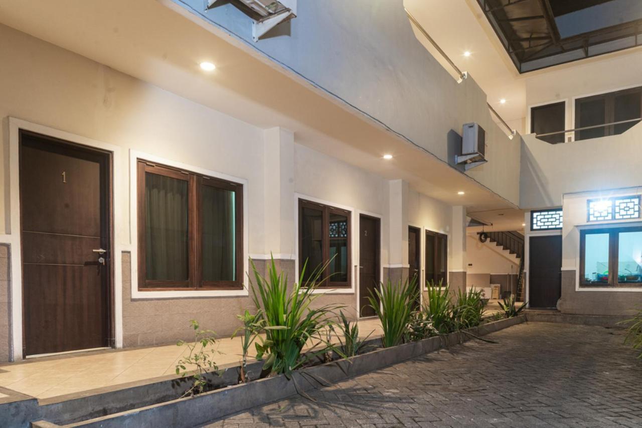 Reddoorz Near Bahu Mall Manado Malalayang Exteriör bild