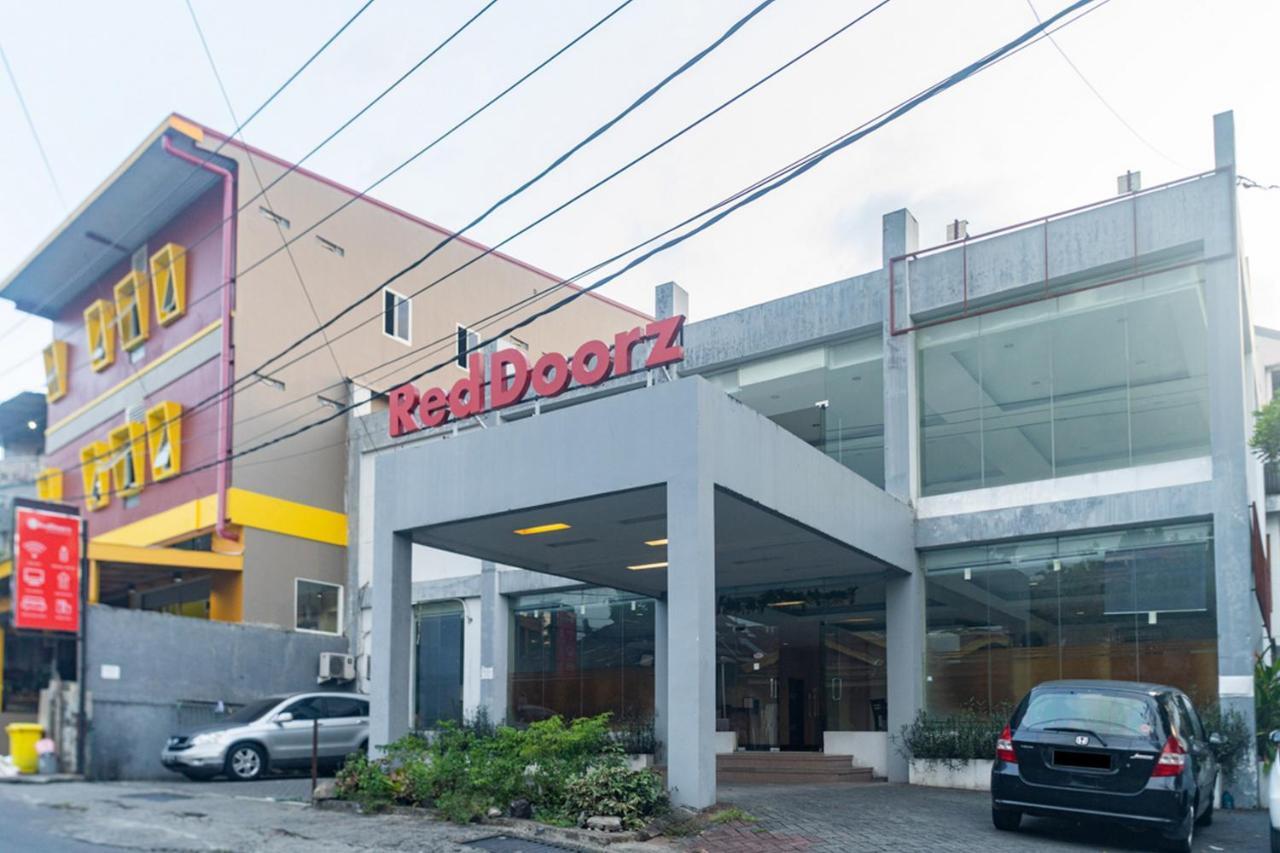Reddoorz Near Bahu Mall Manado Malalayang Exteriör bild