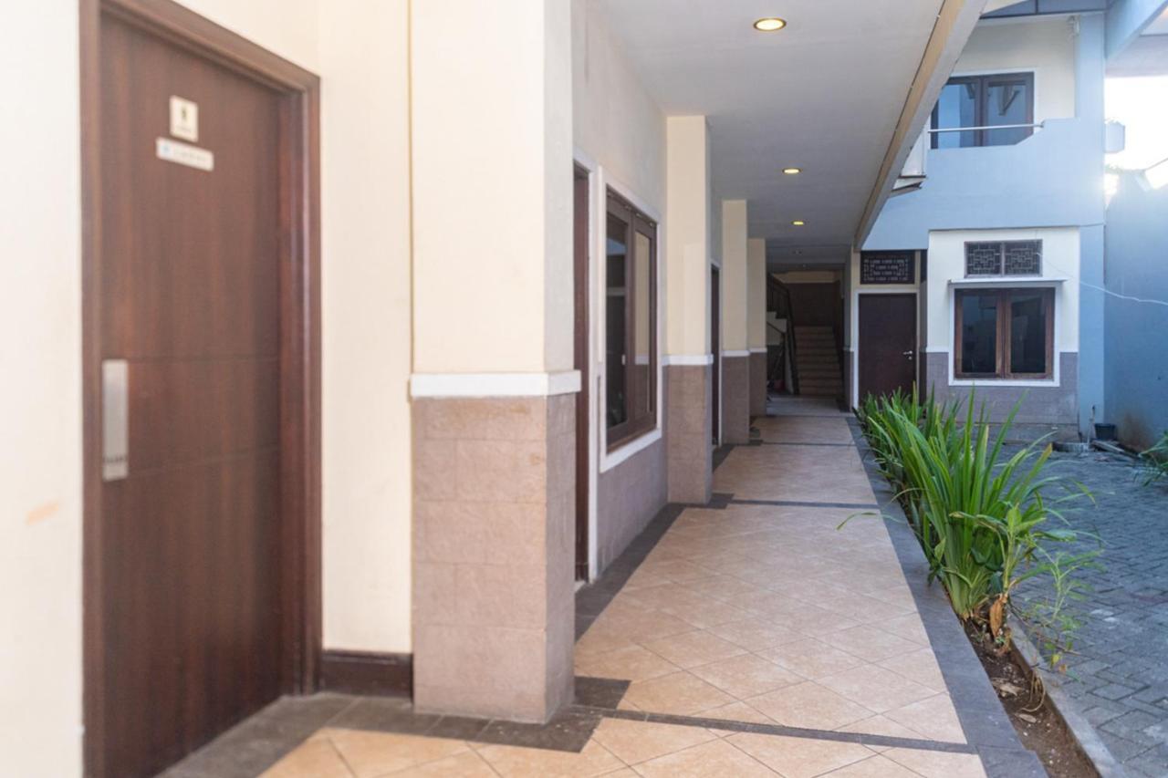 Reddoorz Near Bahu Mall Manado Malalayang Exteriör bild