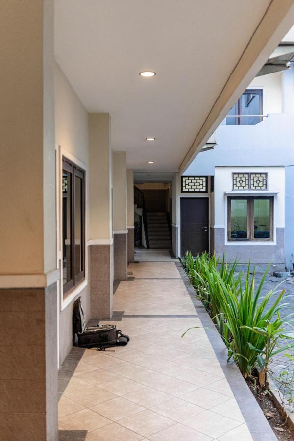Reddoorz Near Bahu Mall Manado Malalayang Exteriör bild