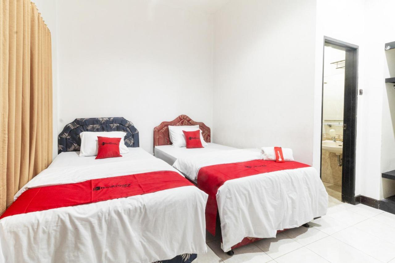Reddoorz Near Bahu Mall Manado Malalayang Exteriör bild