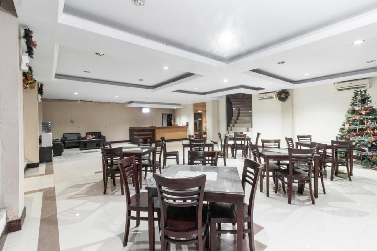 Reddoorz Near Bahu Mall Manado Malalayang Exteriör bild