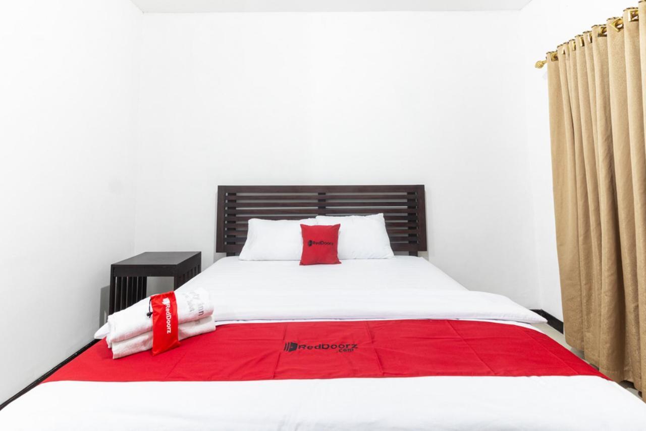 Reddoorz Near Bahu Mall Manado Malalayang Exteriör bild