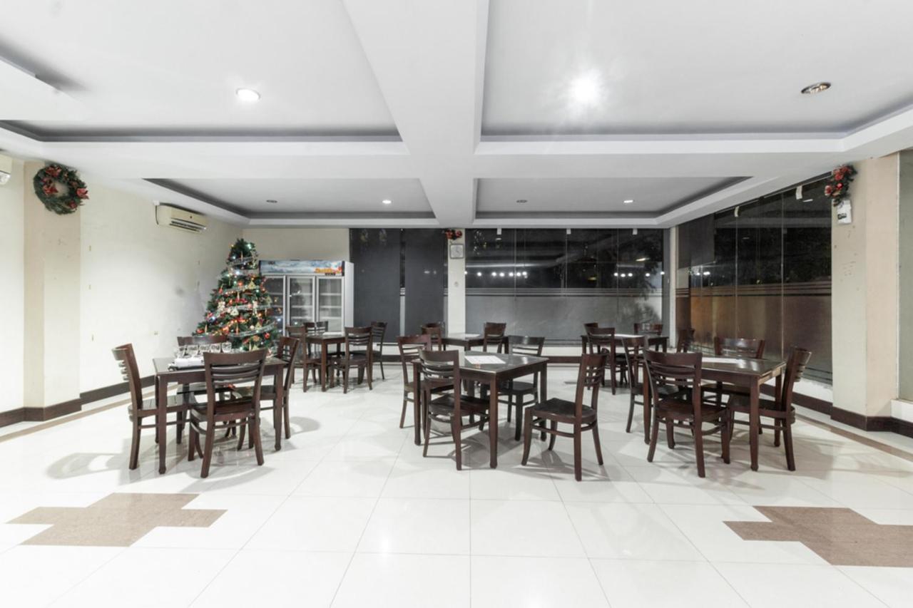 Reddoorz Near Bahu Mall Manado Malalayang Exteriör bild